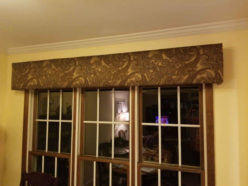 Decorative cornice treatment