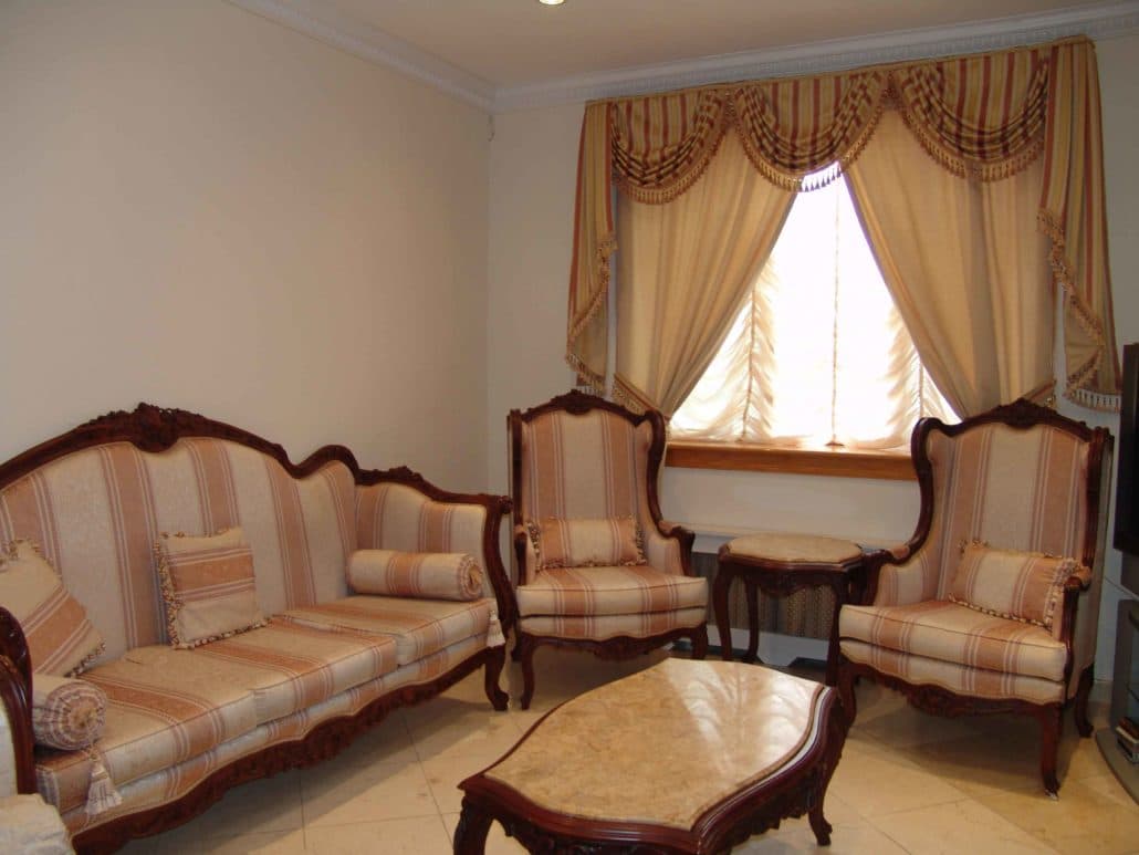 Decorative nailhead accent